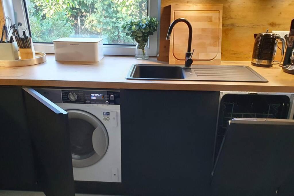 Charmantes Townhaus Mit Garten, W-Lan & Netflix Potsdam Kültér fotó