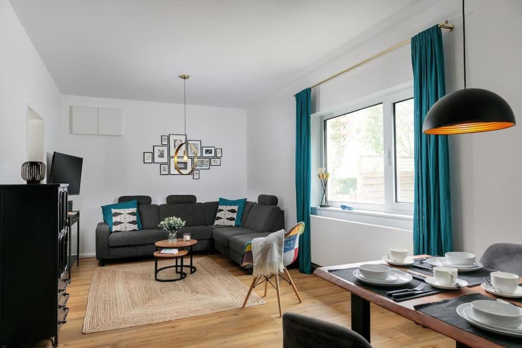 Charmantes Townhaus Mit Garten, W-Lan & Netflix Potsdam Kültér fotó