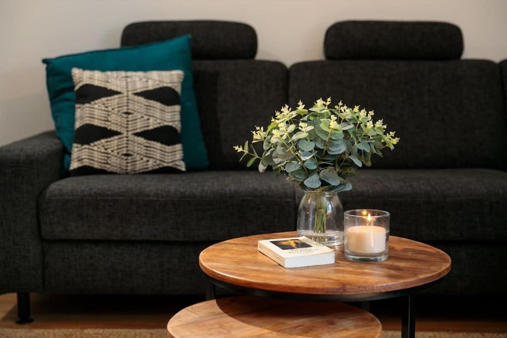 Charmantes Townhaus Mit Garten, W-Lan & Netflix Potsdam Kültér fotó