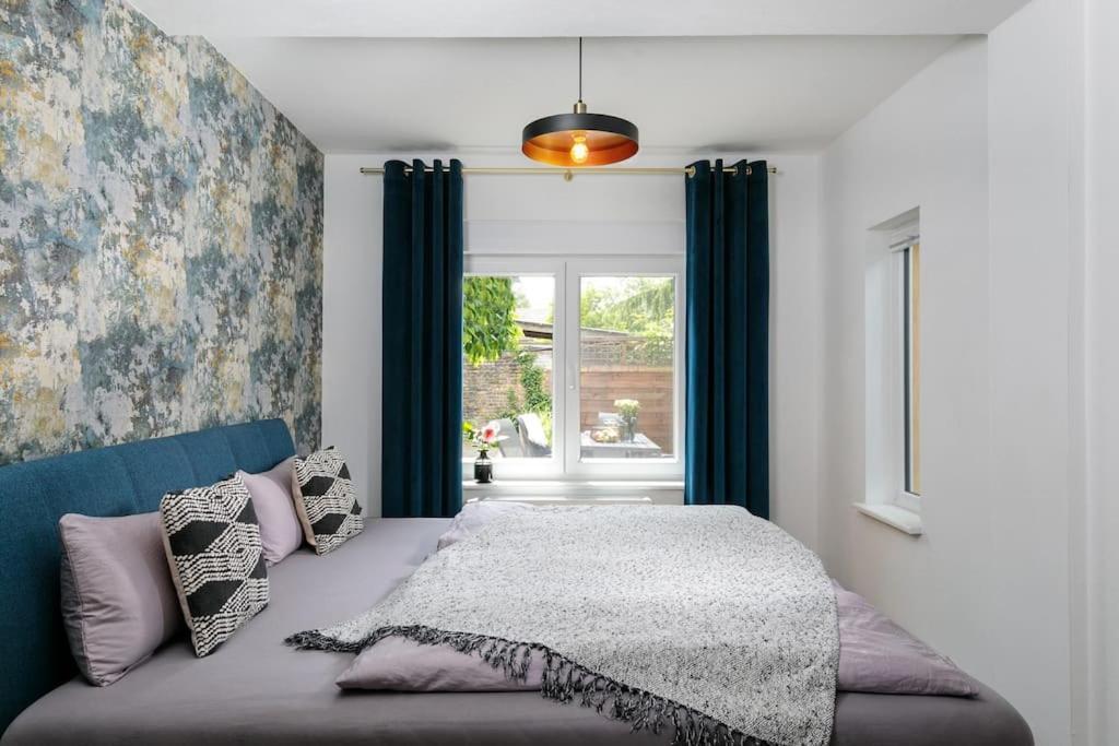 Charmantes Townhaus Mit Garten, W-Lan & Netflix Potsdam Kültér fotó